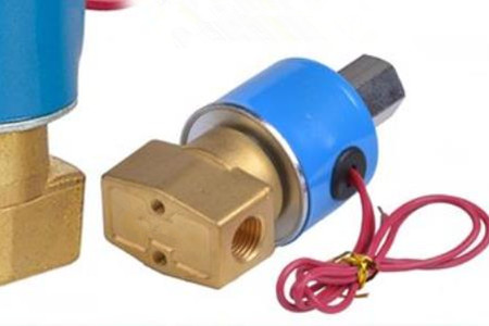 二位三通電磁閥選用哪種PLC控制好？